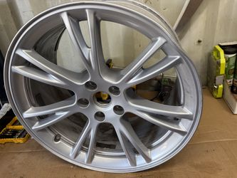 Tesla rim