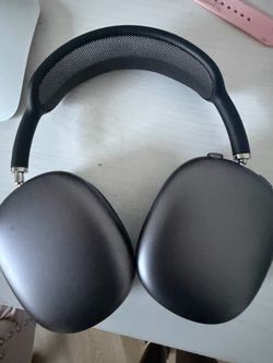 Black Apple air pod pros