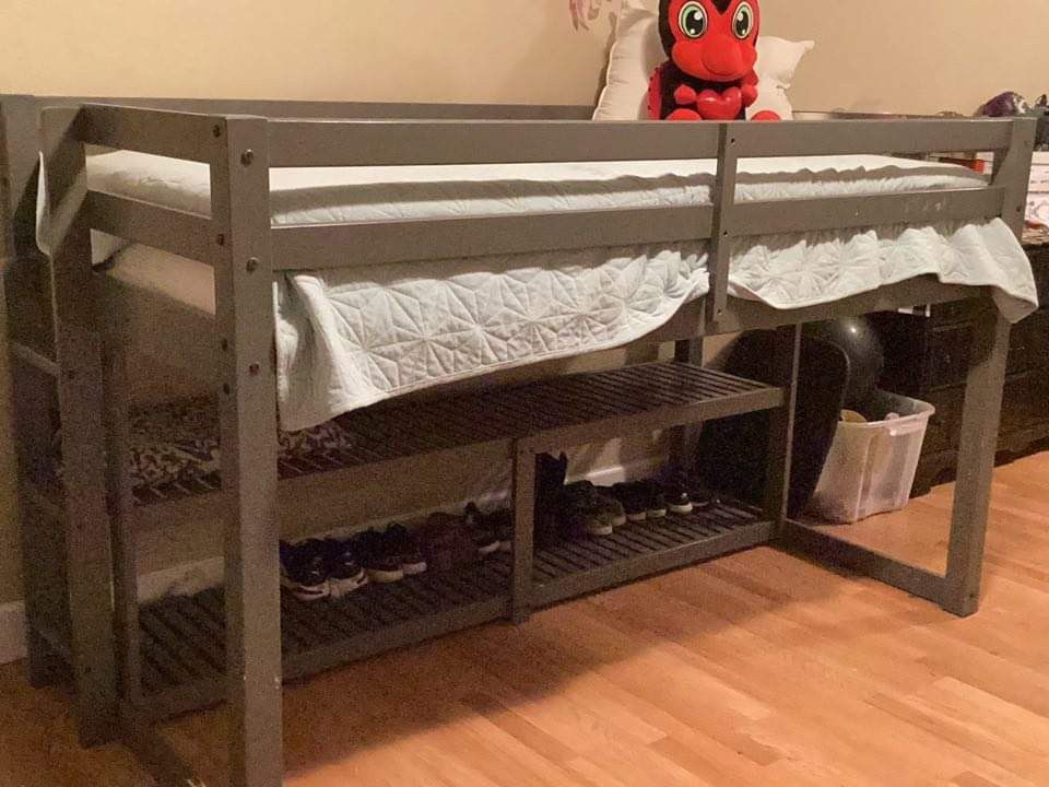 2 Twin Size Bunk Beds