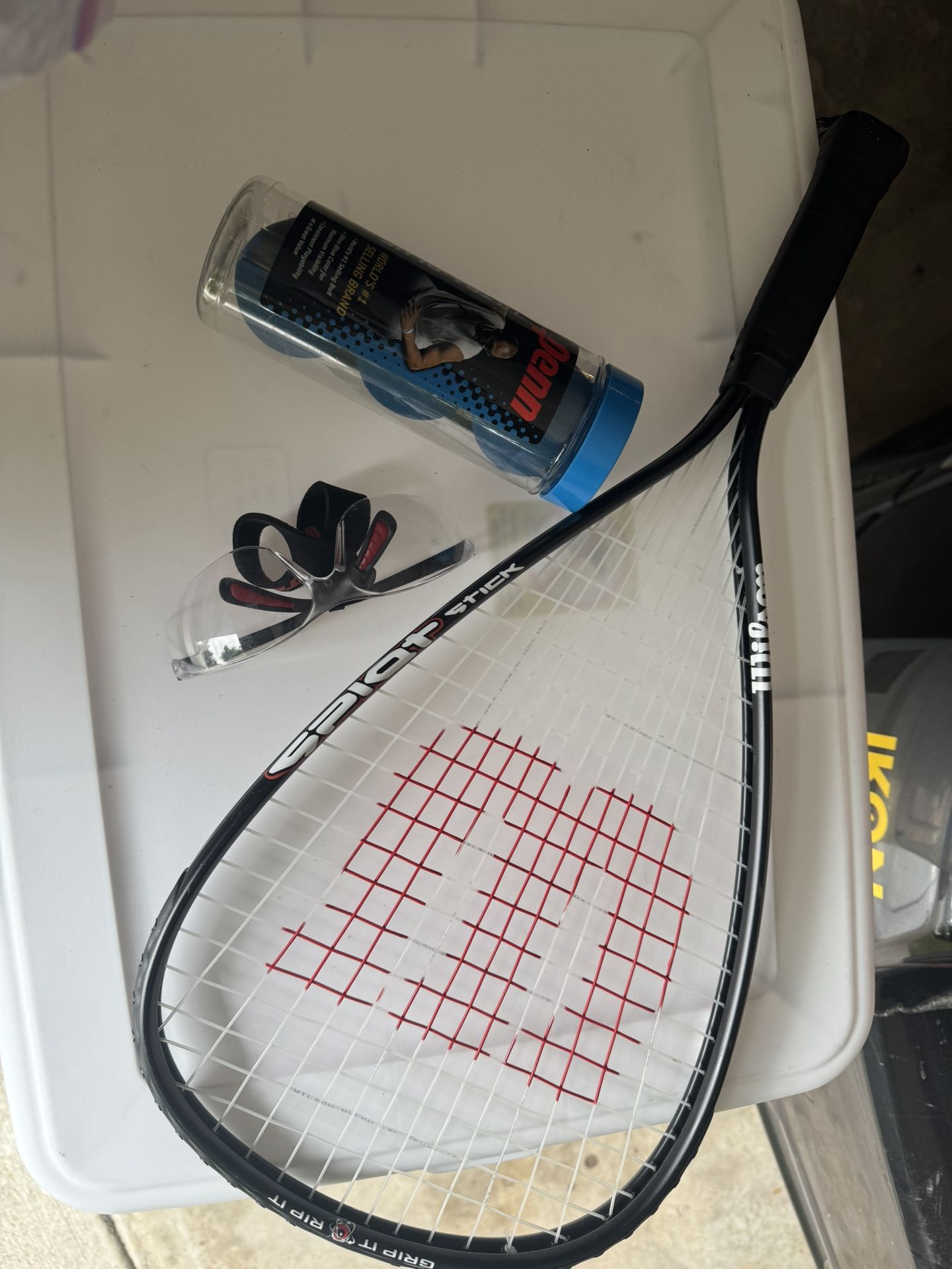 Squash Kit (Racquet + 3 balls + Glasses)