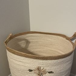 Pottery Barn Throw Blanket Basket Or Laundry Hamper 