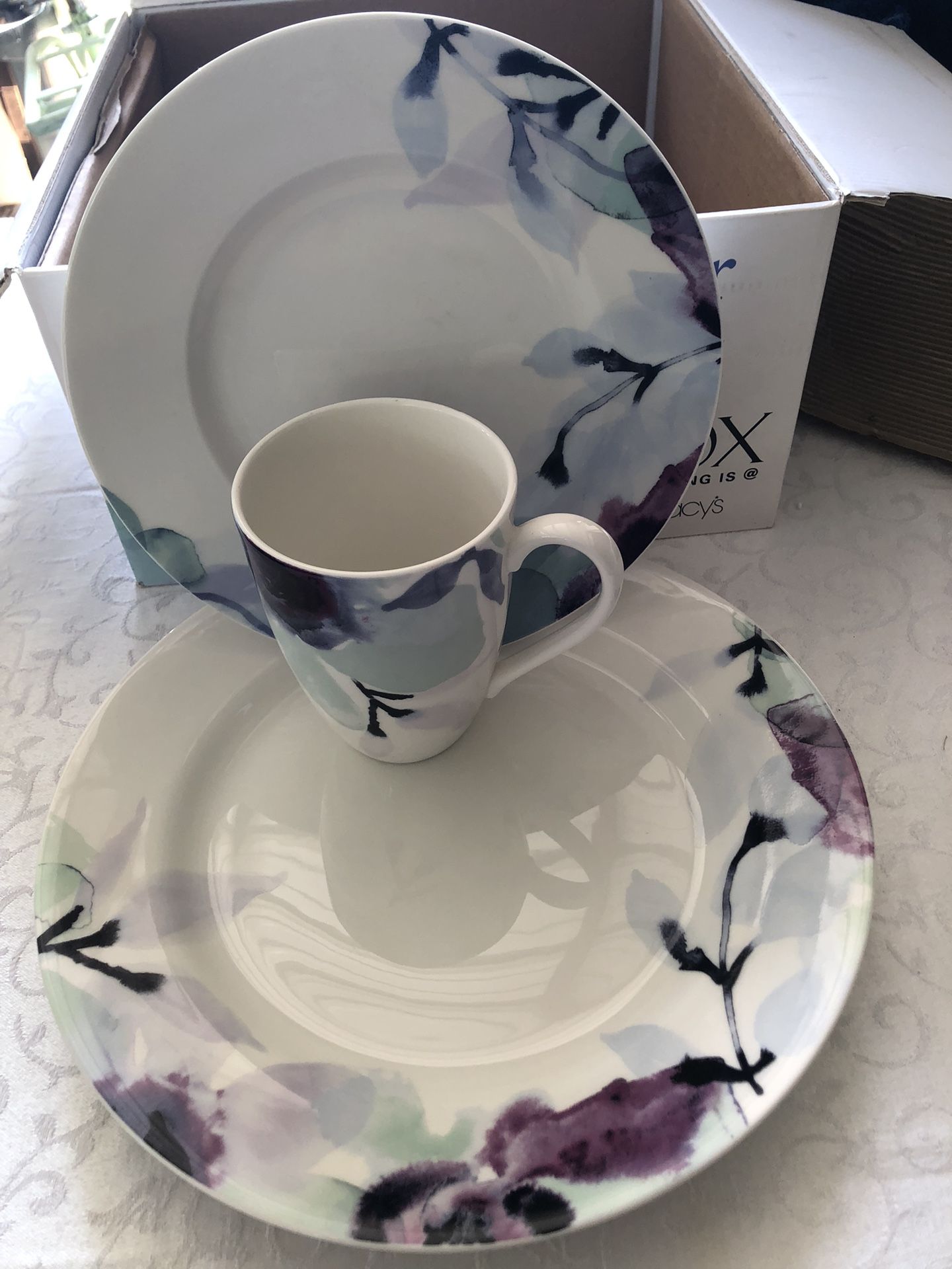 Lenox Indigo Watercolor Floral Nuevo Piece