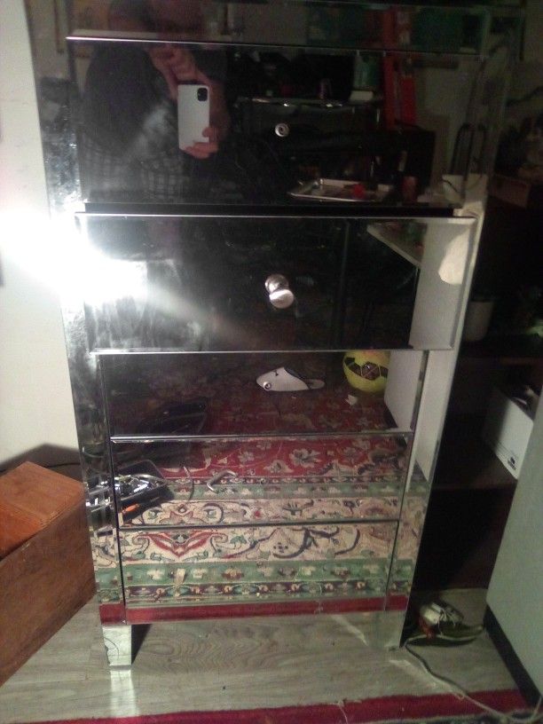 5 Draw Cabinet With All Mirrors