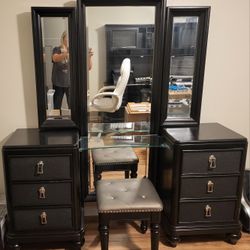 Glam Makeup Vanity With Stool
