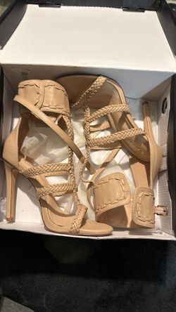 Women’s heels size 7