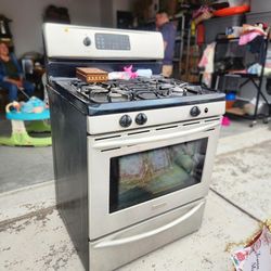 Gas stove