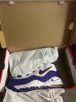 NIKE UPTEMPO