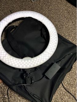 18” Neewer Ring Light