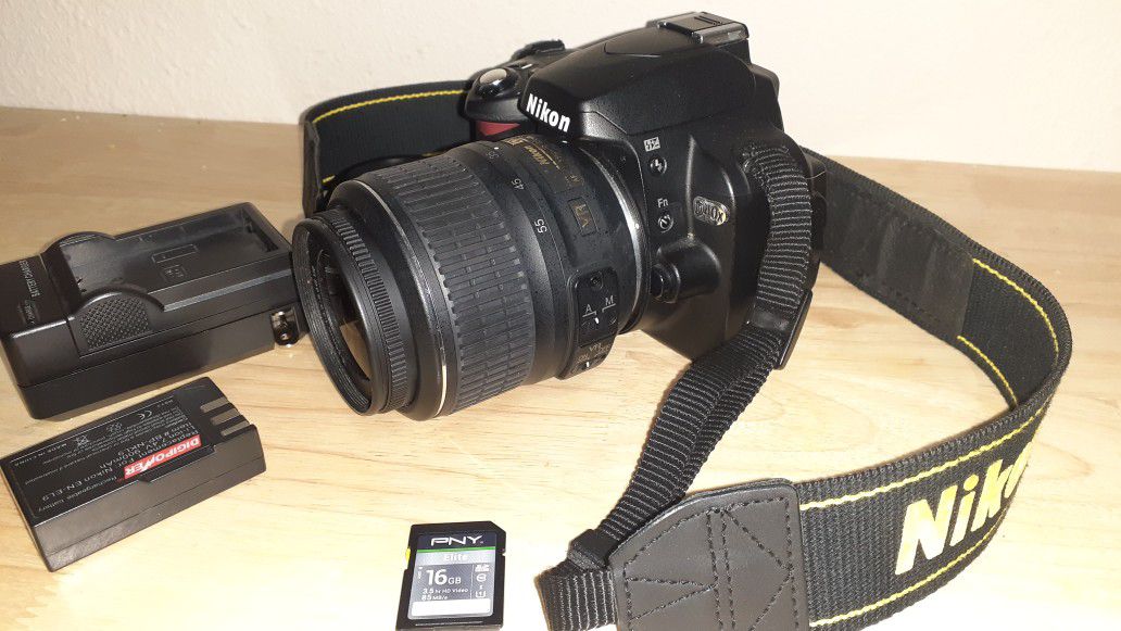 Nikon D40x camera with 18-55mm lens