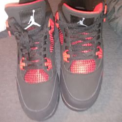 Air Jordans 4 Retro "Red Thunder"