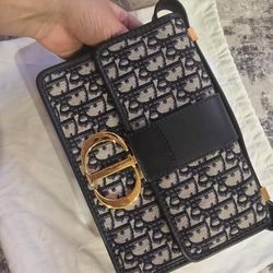 Dior 30 montaigne bag size medium