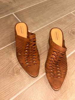 Women’s shoes sz6