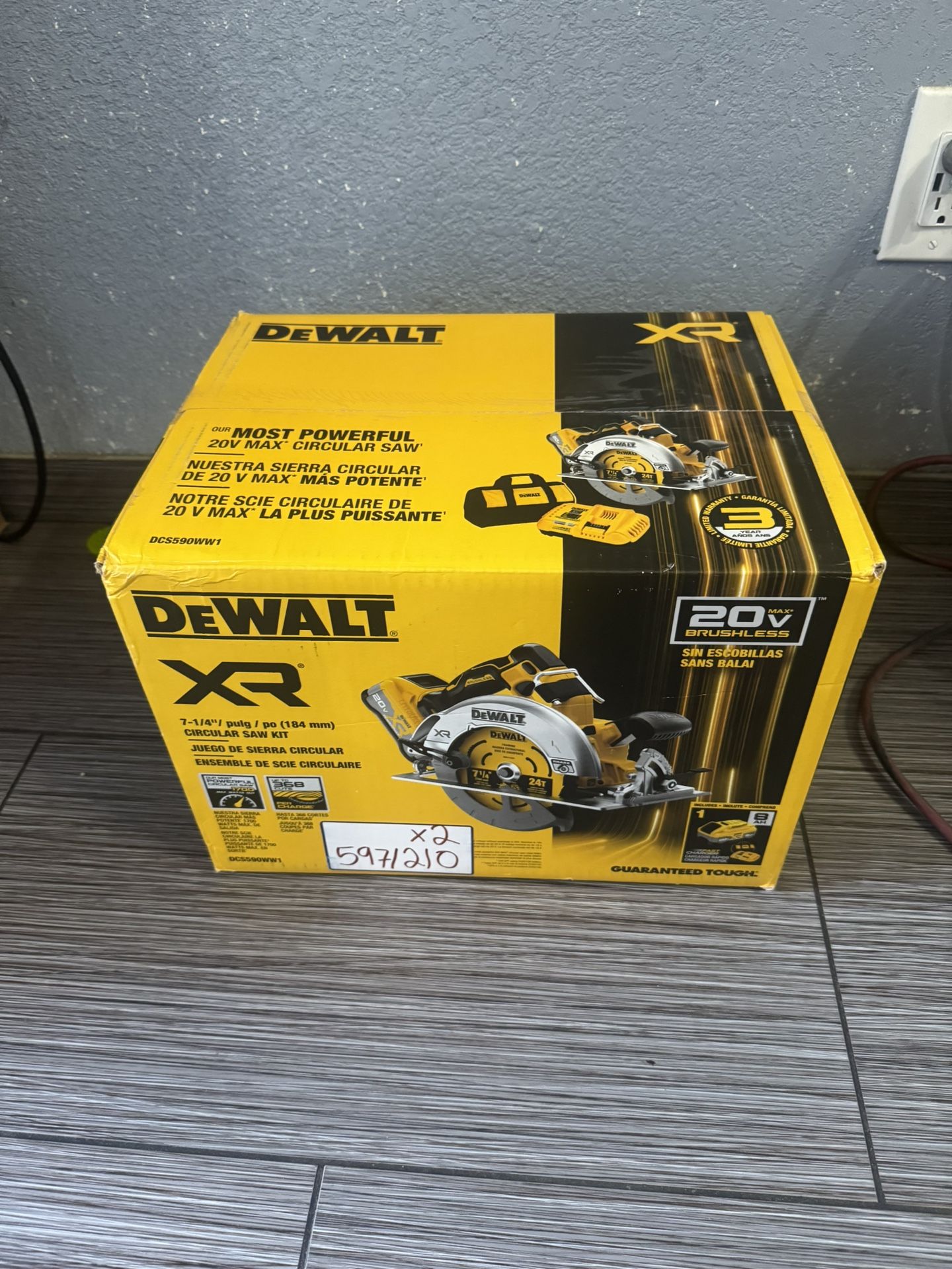 Brand New In Box Dewalt Saw 20 V