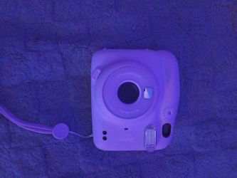 Brand New Fujifilm Instax Mini 11 Camera