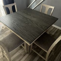 Dinning Table 