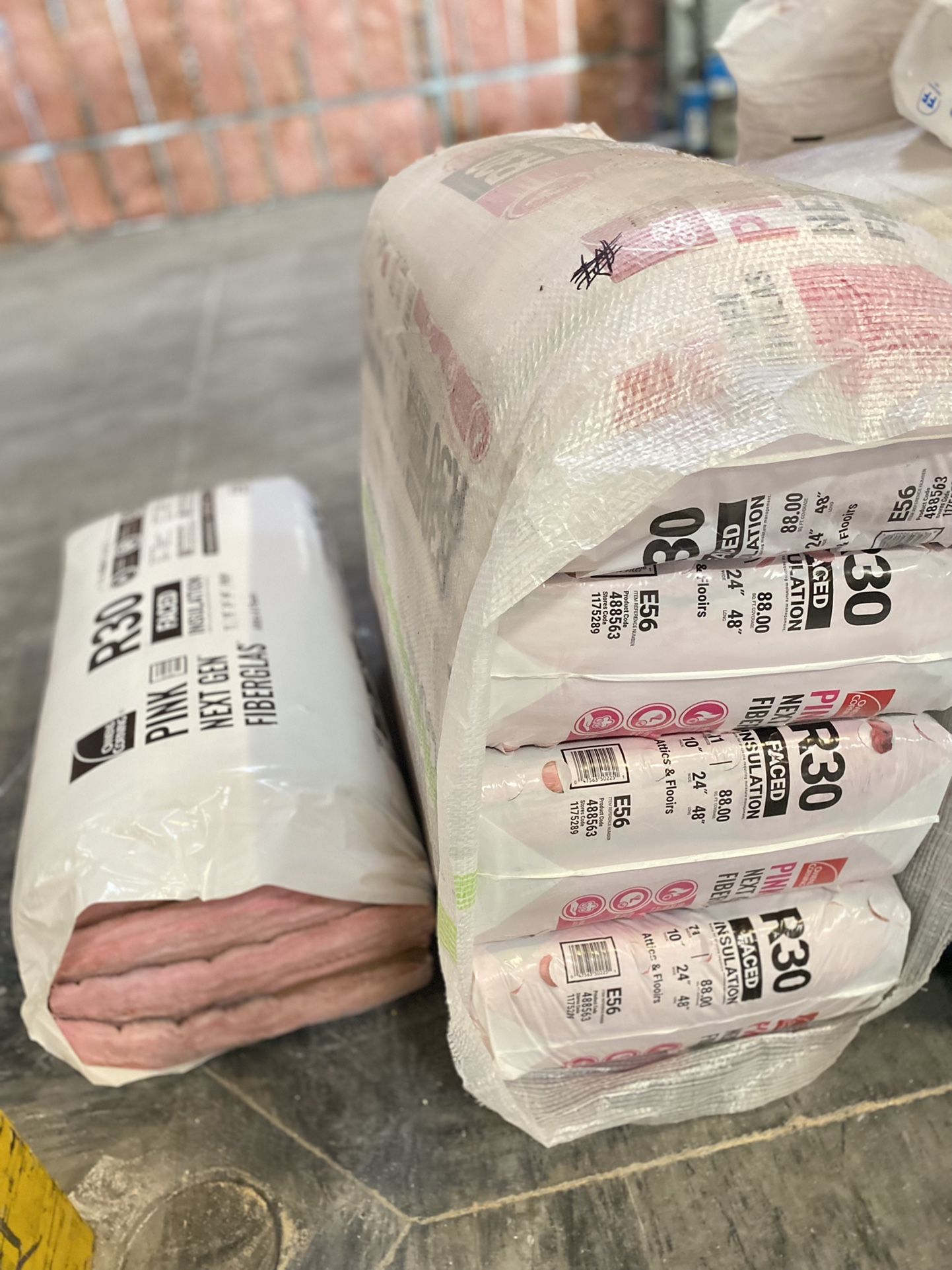 R30 Faced Insulation 24 Wide - bkhgf9a