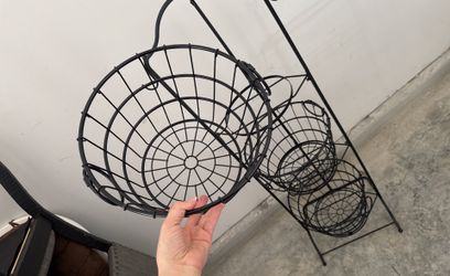 3 tier Fruit basquet / organizador
