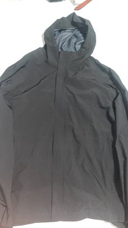 Black 32 degrees cool windbreaker