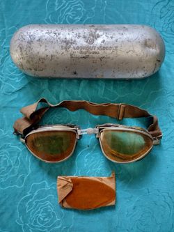 WWII American Optical Sky Lookout Flying Goggles With Case And Extra Lenses 