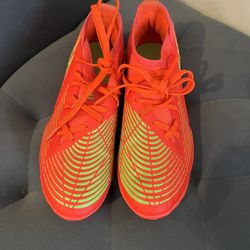 Kids Adidas Soccer Shoes 4 1/2