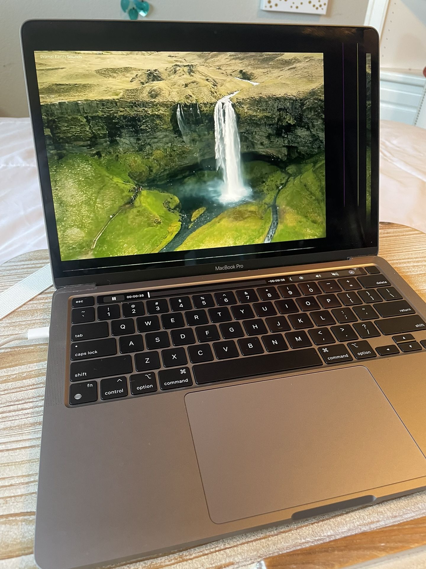 MacBook Pro 13” M1 (2020) – Screen Line + Cracked Touch Bar – Works Great!