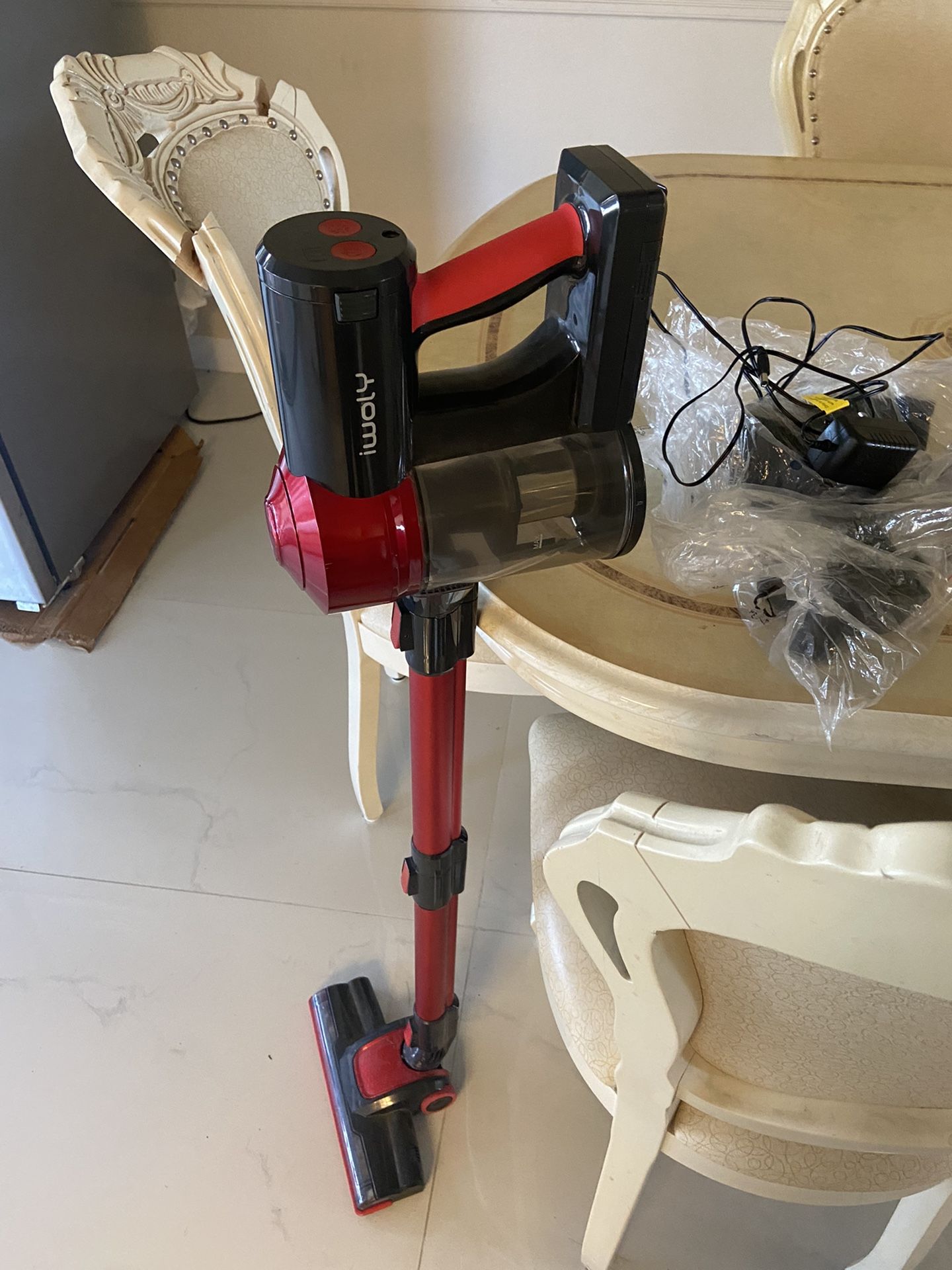 IWOLY C150 Cordless Vacuum Cleaner Comes With full Full Set