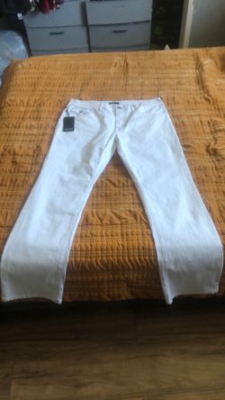 True Religion, Optic White, Size 36, Ricky SN Straight Fit. OBO
