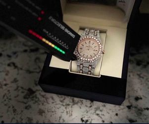 Two Tone Moissanite Ap (with box & best offer)