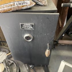 Authentic Smoke Hollow Wood Smoker