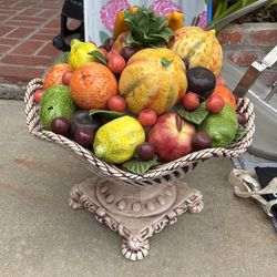 Ceramic fruit bowl