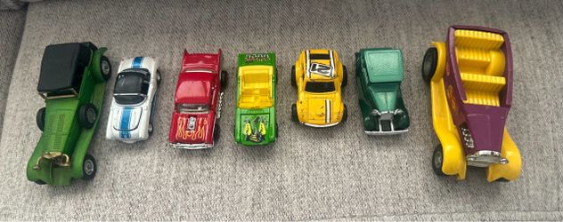 Lot of 7 Diecast Toy Cars Collection/Lot Set, Multicolor Mixed Color Cars