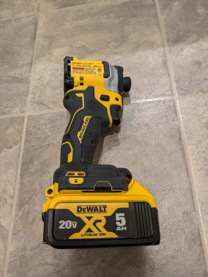 DeWalt 20v max Atomic Impact Drill w/ 5ah Battery
