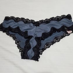 Victoria Secret Cheeky Panties for Sale in The Bronx, NY - OfferUp