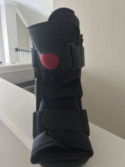 Medium Air Cast / Fracture Walker Boot