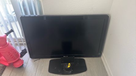 Phillips 1080p lcd tv 42”