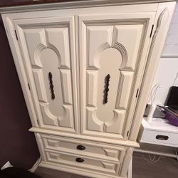 ARMOIRE