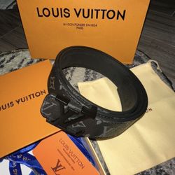 Louis Vuitton Men’s Black Belt (Size 30-34)