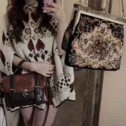 Exceptional condition vintage shall “Sturbridge by Roosevelt”