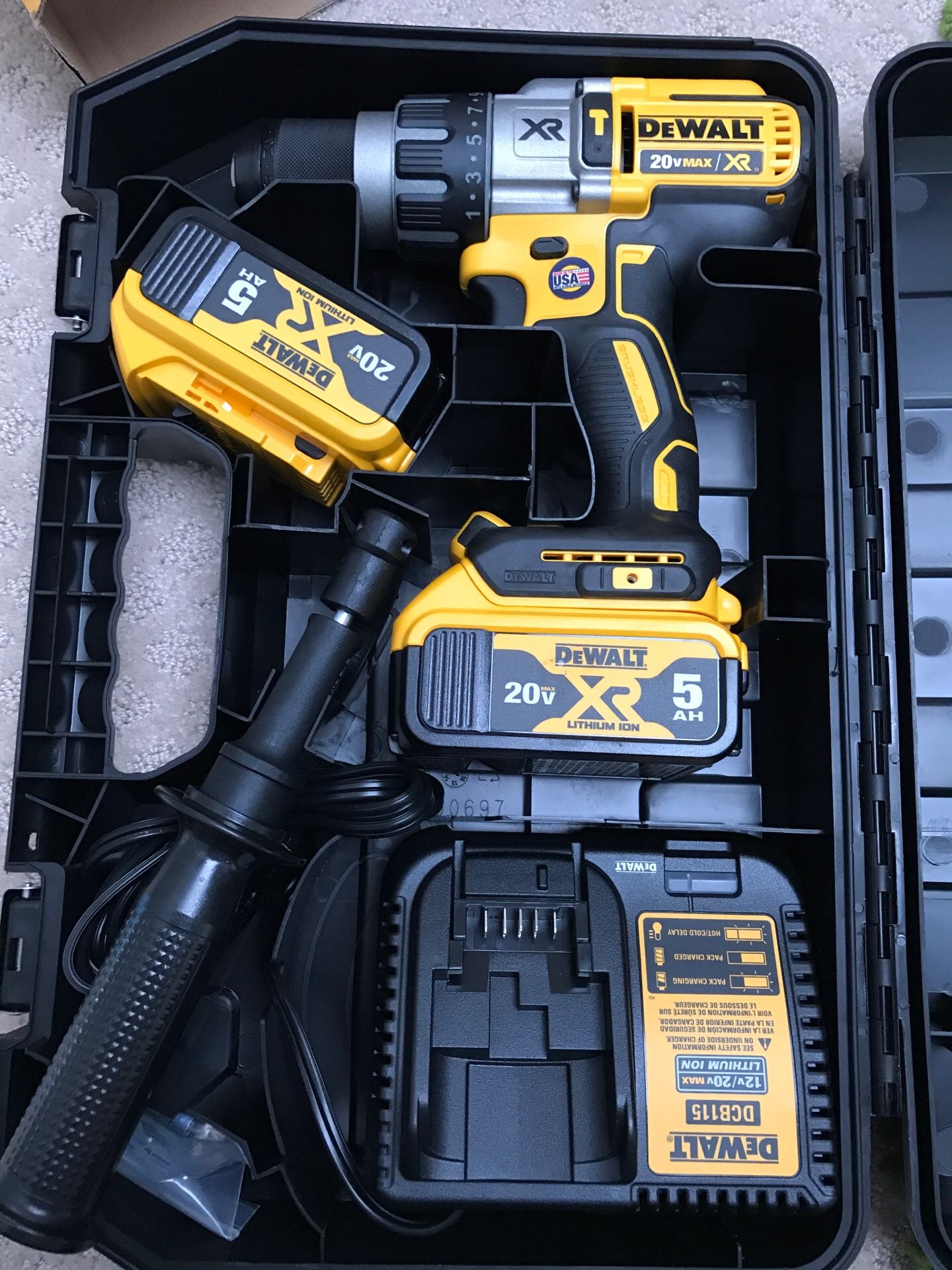 Dewalt hammer drill kit 20v