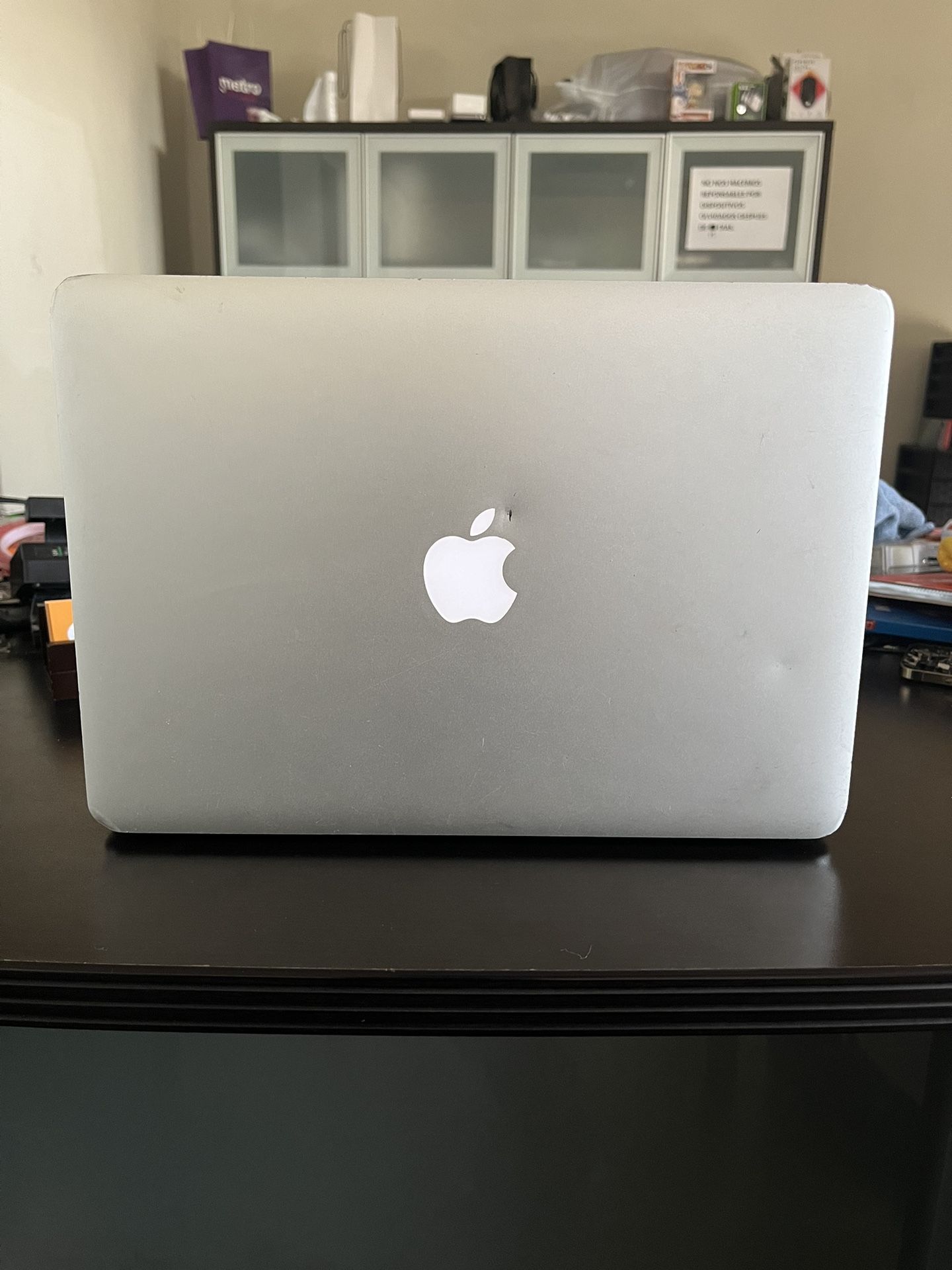 MacBook Air With Warranty 8GB RAM / 256GB SSD