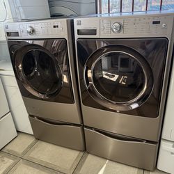 Kenmore elite front load washer and gas dryer set with pedestals