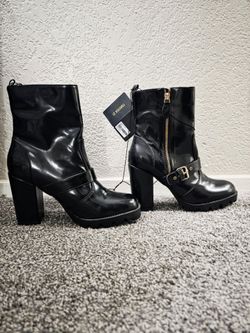 Brand New Ankle Boots Sze 8 for women