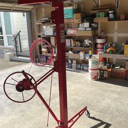 Sheet rock lift