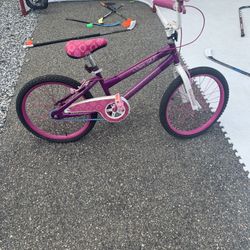 Girls Bike Great Condition 