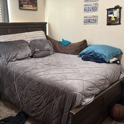 Full Size Bed With Frame, Mattress and Box Springs