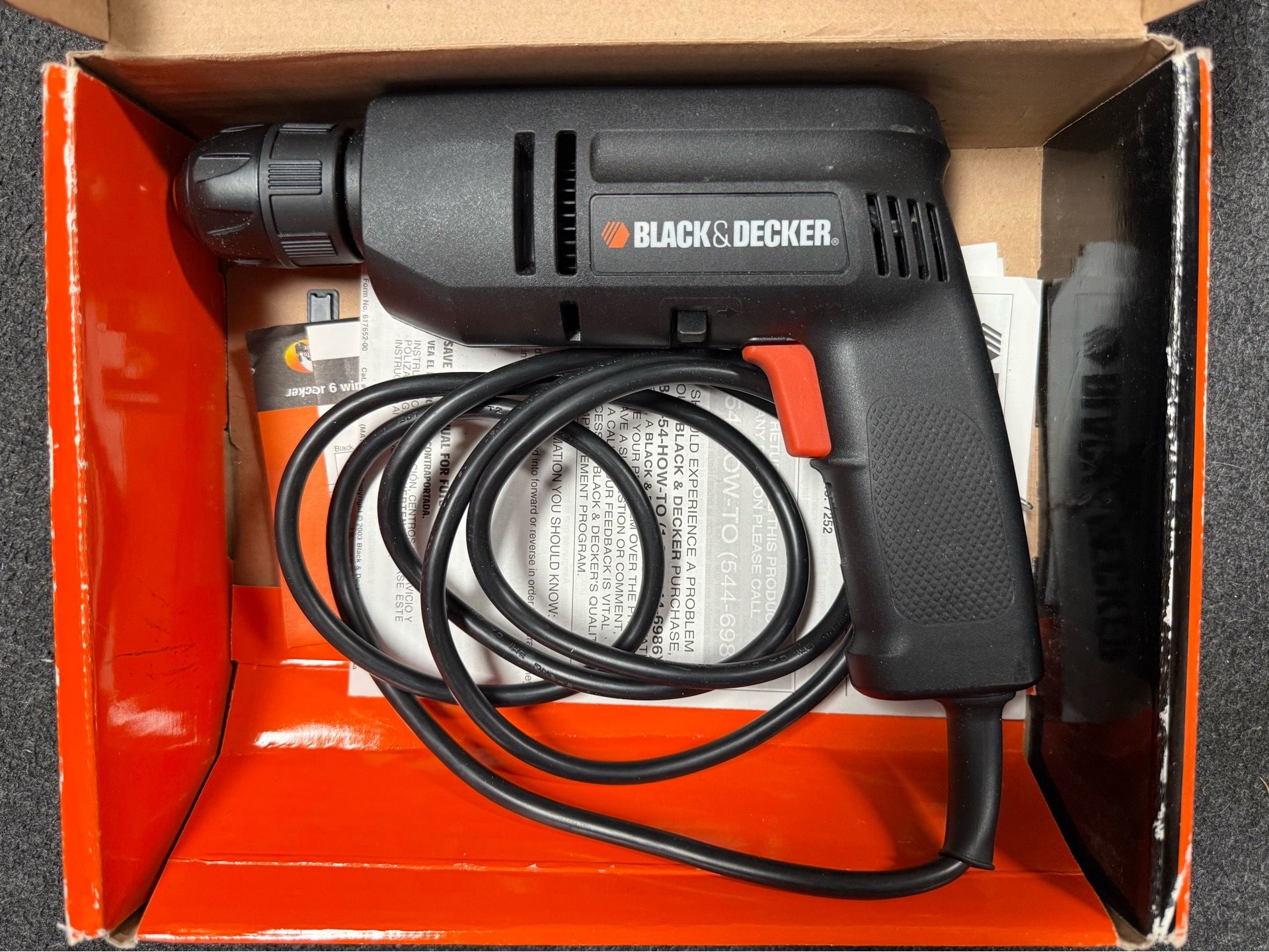 Black & Decker 3/8” Reversible Corded Drill w Box – Model 7252