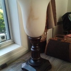Beautiful entryway/bookshelf glass marbled lamp w/extra shade, 15" X 7"