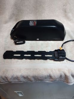 Akez E- Bike  Battery With Key And Bracket