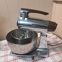 Vintage Sunbeam 12 Speed Freestanding Mixer Two Bowls Two Beaters
