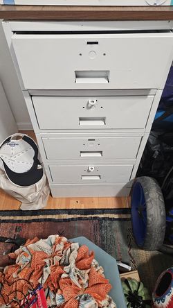 Steel drawer cabinet